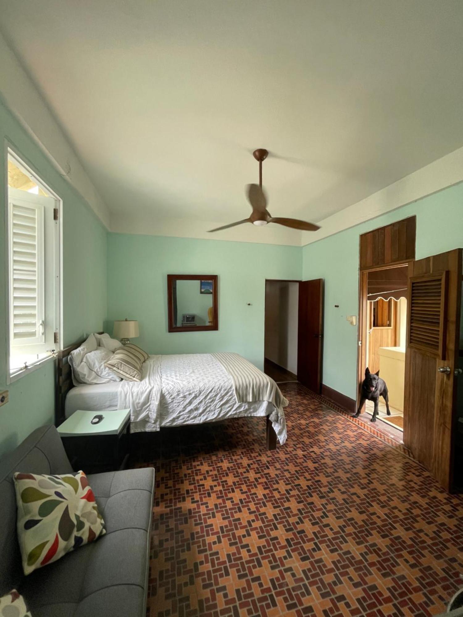 Fresh Tropical Colonial Style Walk-Up- Rooftop Terrace- Beach View San Juan Bagian luar foto