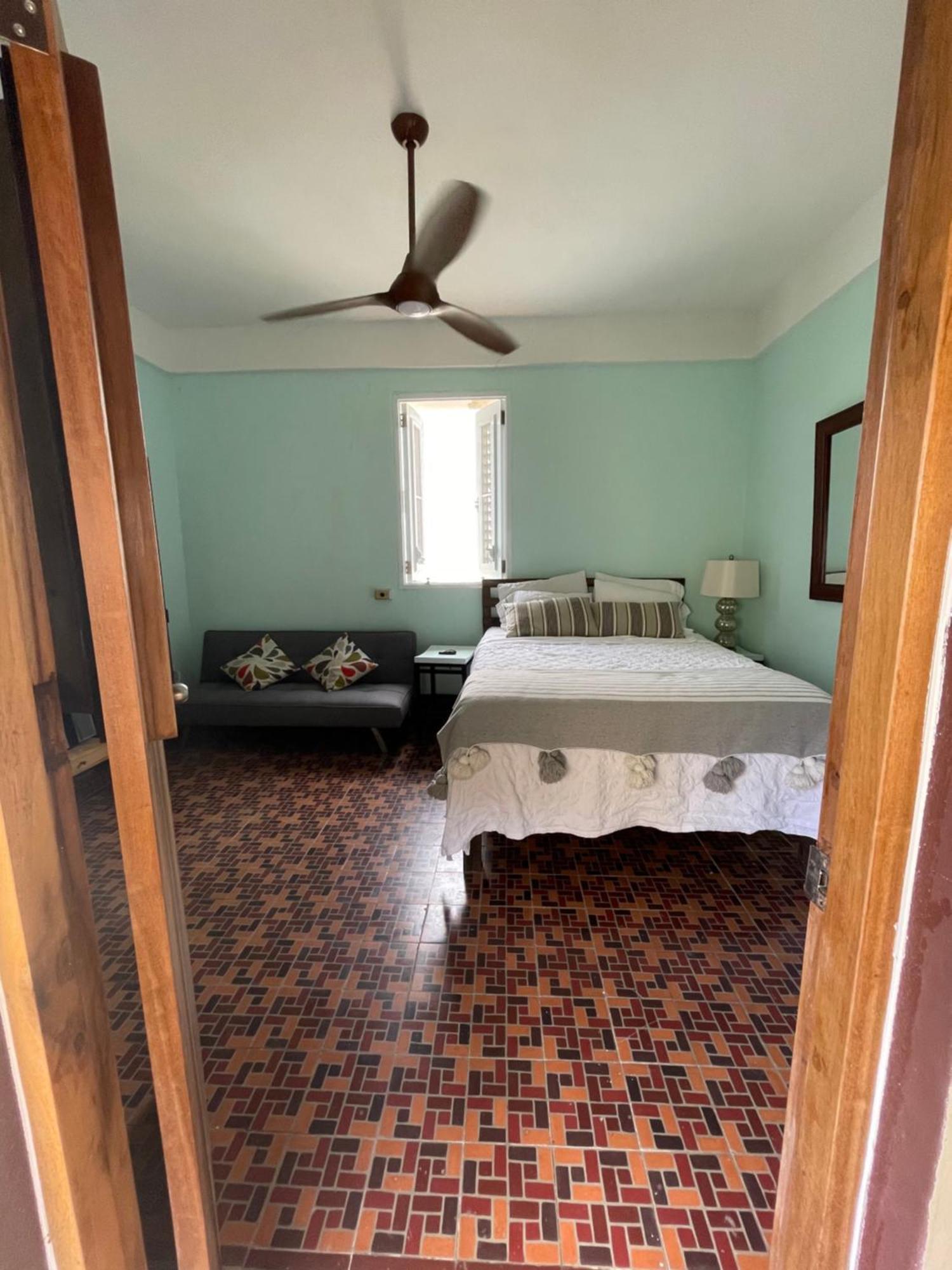 Fresh Tropical Colonial Style Walk-Up- Rooftop Terrace- Beach View San Juan Bagian luar foto