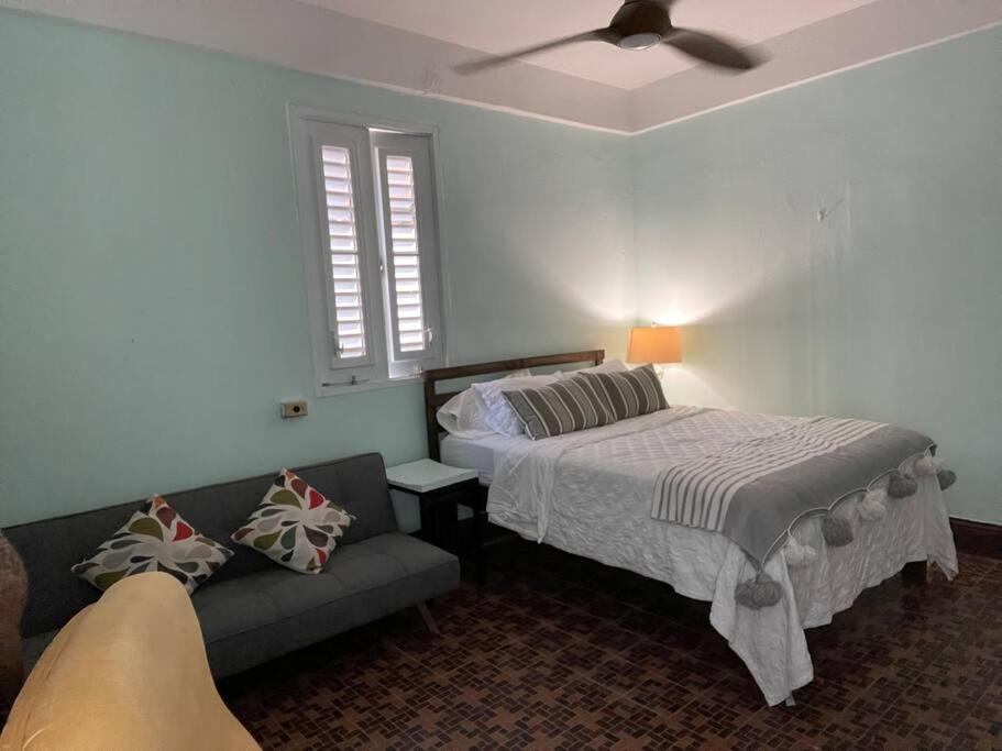 Fresh Tropical Colonial Style Walk-Up- Rooftop Terrace- Beach View San Juan Bagian luar foto